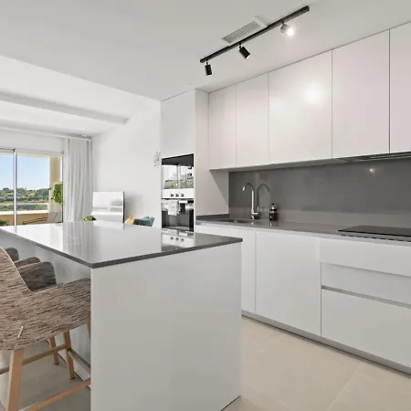 Appartement Ultimate - Elegant With Valley Views, Pool & Gym In Oceana Gardens *