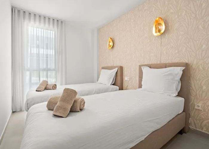 Elegant With Valley Views, Pool & Gym In Oceana Gardens Estepona