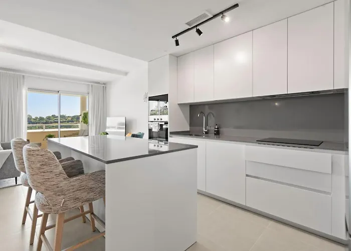 Apartamento Elegant With Valley Views, Pool & Gym In Oceana Gardens *