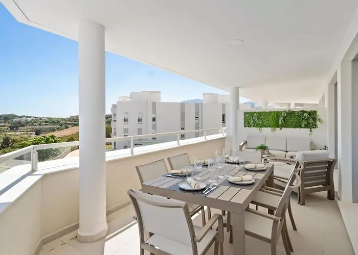 Elegant With Valley Views, Pool & Gym In Oceana Gardens Estepona