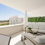Elegant With Valley Views, Pool & Gym In Oceana Gardens Διαμέρισμα *