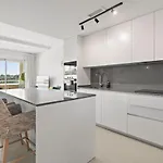 Διαμέρισμα Elegant With Valley Views, Pool & Gym In Oceana Gardens *