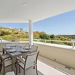 Elegant With Valley Views, Pool & Gym In Oceana Gardens * Εστεπόνα