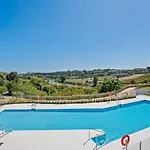 Elegant With Valley Views, Pool & Gym In Oceana Gardens Εστεπόνα