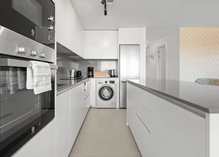 Appartement Elegant With Valley Views, Pool & Gym In Oceana Gardens *