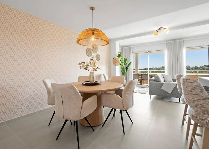 Appartement Elegant With Valley Views, Pool & Gym In Oceana Gardens