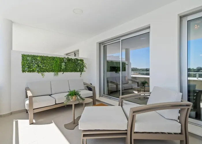 Elegant With Valley Views, Pool & Gym In Oceana Gardens Appartement Estepona