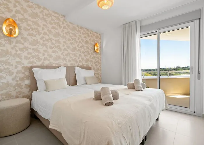 Appartement Elegant With Valley Views, Pool & Gym In Oceana Gardens *