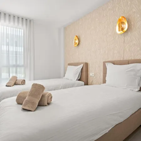 Elegant With Valley Views, Pool & Gym In Oceana Gardens Эстепона