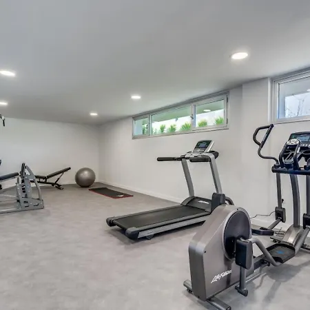 Elegant With Valley Views, Pool & Gym In Oceana Gardens Апартаменты *